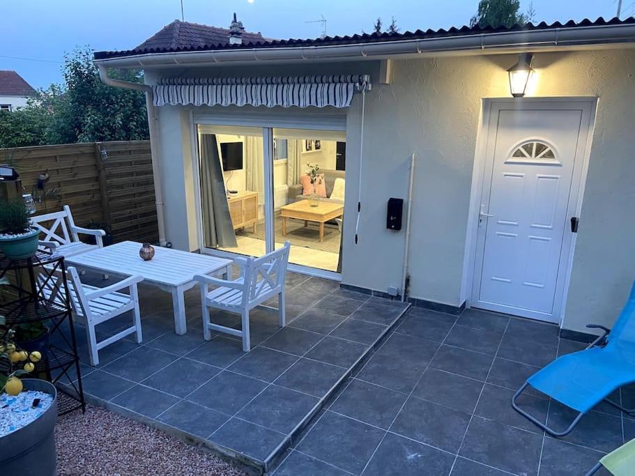 Maison Jardin Et Parking Gratuit - 10 Min De L'Aeroport - Metro 14 - Arrivee Autonome Orly Luaran gambar
